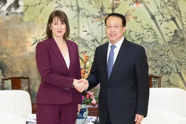 UK Chancellor Rachel Reeves and Shanghai Mayor Gong Zheng