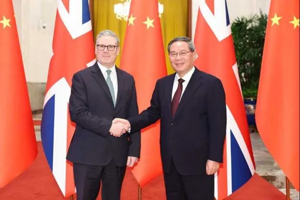 Chinese Premier LI Qiang Welcomes UK PM Keir Starmer in Beijing