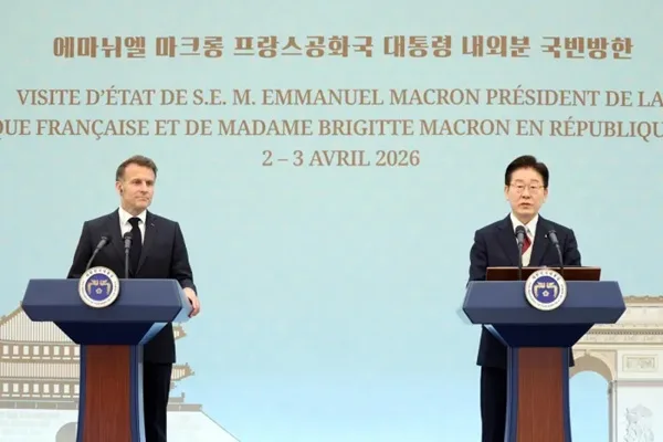 Macron and Lee Hold Joint Press Conference in Seoul