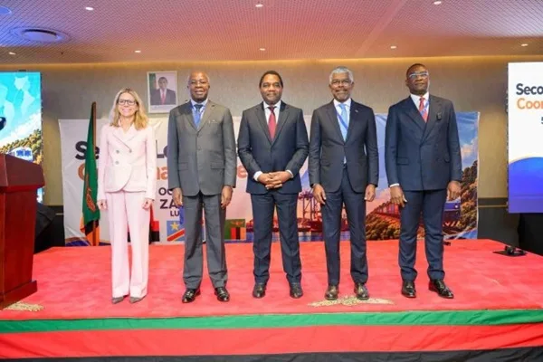 L2R: Karolina Stasiak (EU Ambassador), Situmbeko Musokotwane (Zambia Minister of Finance), Hakainde Hichilema (Zambia President), Ricardo de Abreu (Angola Minister of Transport), Roger Te Biasu (DRC National Transport Unit)
